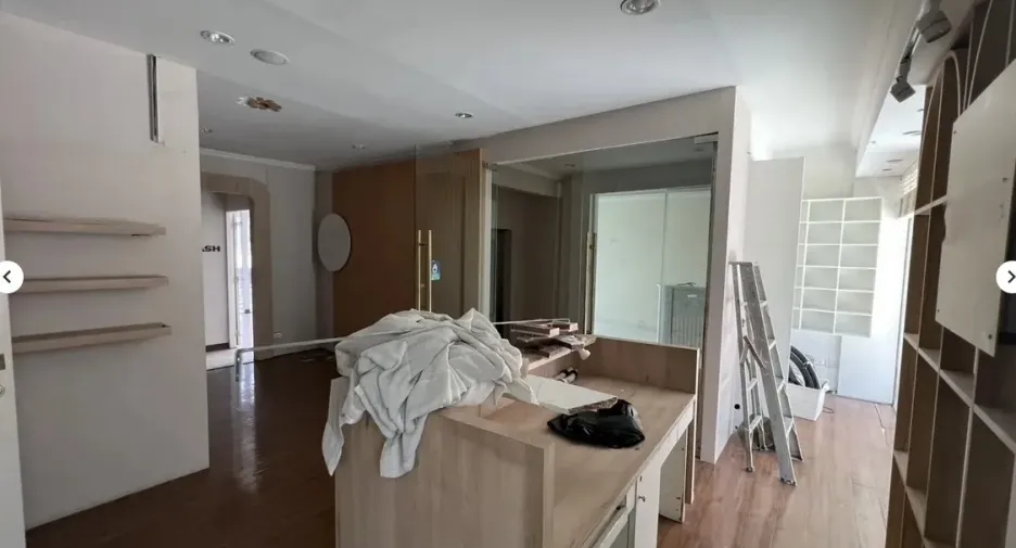 For rent retail Space in Watthana, Bangkok