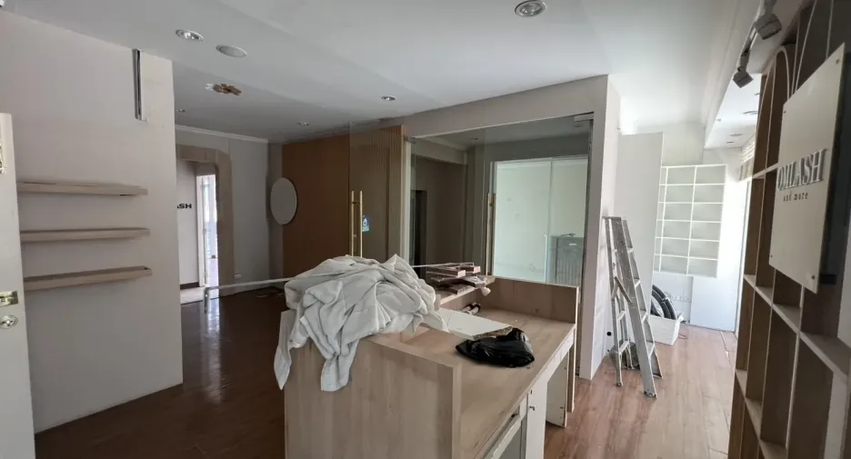 For rent retail Space in Watthana, Bangkok