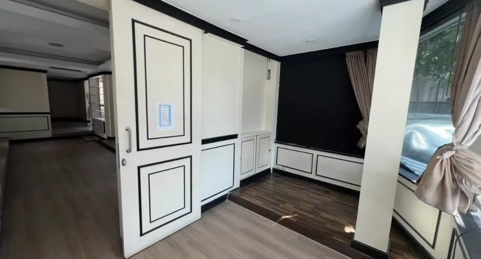 For rent retail Space in Watthana, Bangkok