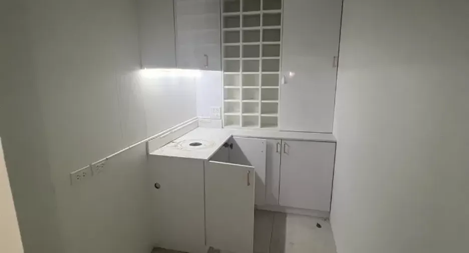 For rent retail Space in Watthana, Bangkok