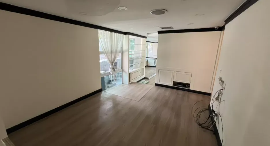 For rent retail Space in Watthana, Bangkok