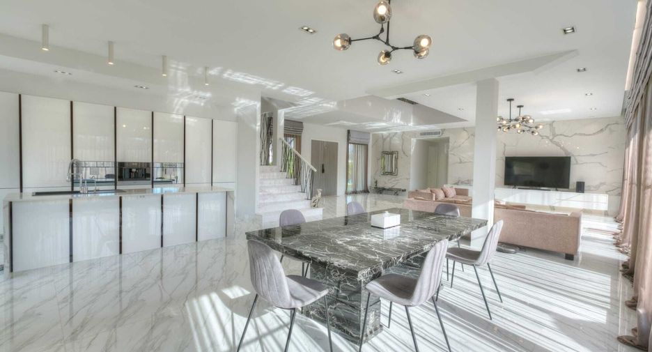 Villa en venta de 4 habitaciones en Thalang, Phuket