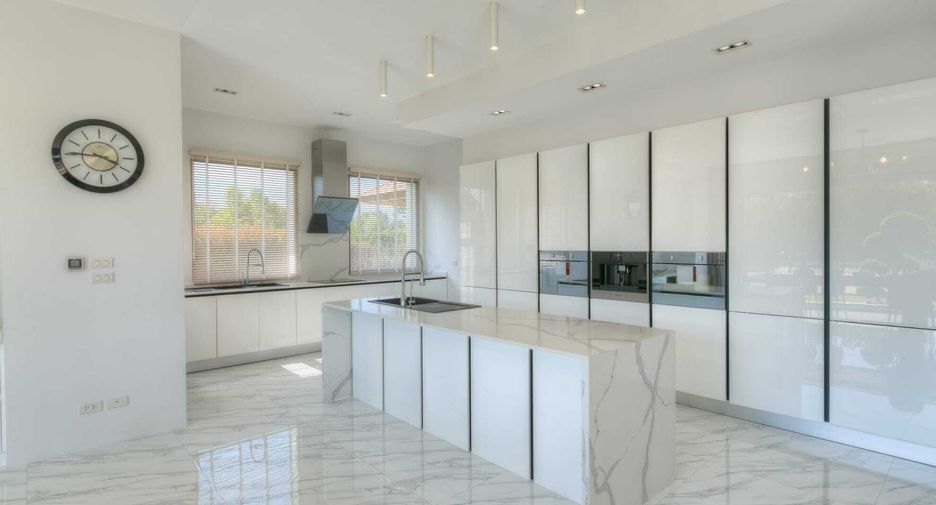 Villa en venta de 4 habitaciones en Thalang, Phuket