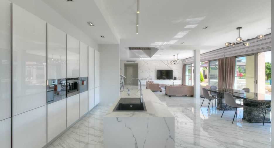 Villa en venta de 4 habitaciones en Thalang, Phuket
