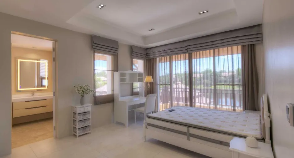 For sale 4 bedrooms villa in Thalang, Phuket