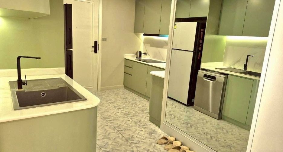 For rent 2 bedrooms condo in Khlong Toei, Bangkok