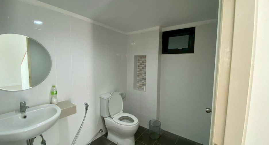 For sale そして for rent 4 ベッドルーム house in Bang Lamung, Chonburi