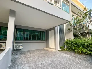 For sale and for rent 3 bedrooms townhouse in Thalang, Phuket