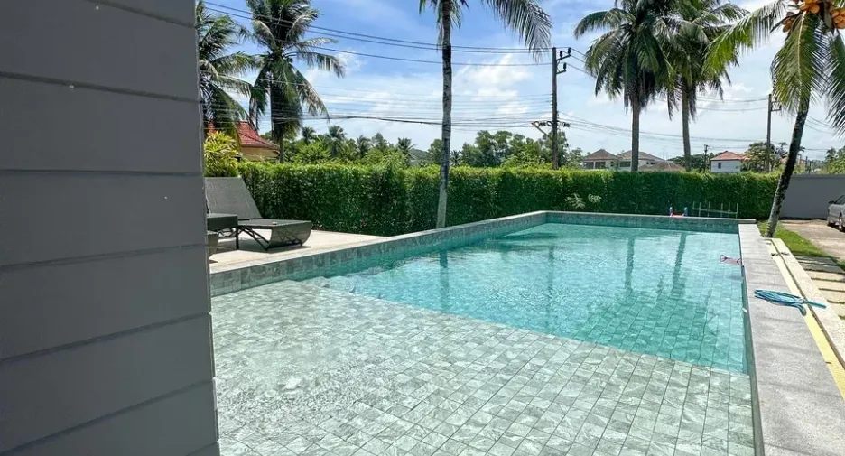 For sale and for rent 3 bedrooms townhouse in Thalang, Phuket