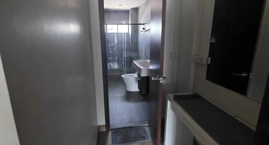 Condo en alquiler de estudio en Khlong Toei, Bangkok