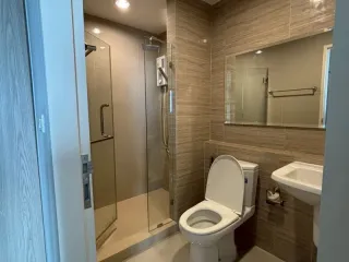 For rent 1 bed condo in Mueang Samut Prakan, Samut Prakan