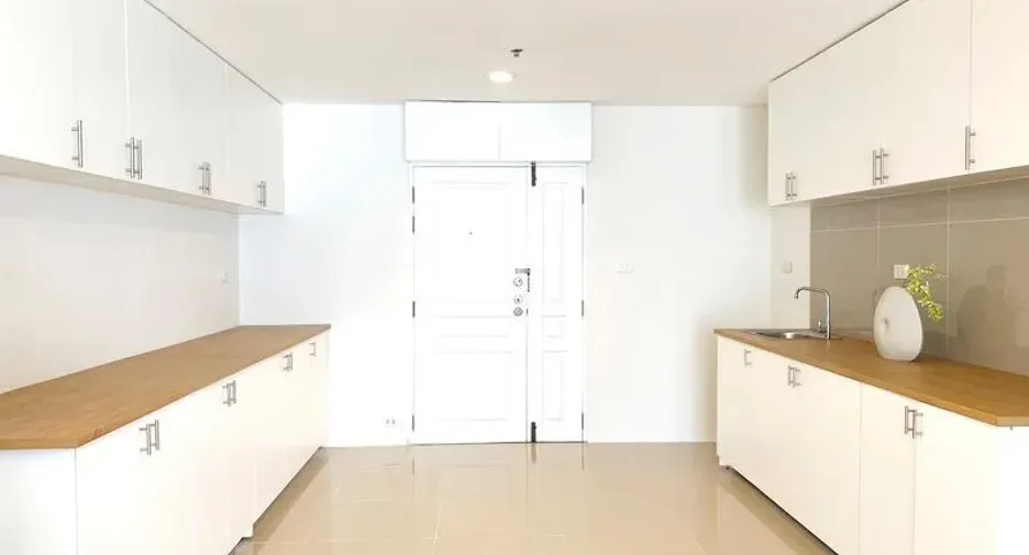 出租 4 卧室 公寓 在 Khlong Toei, 曼谷