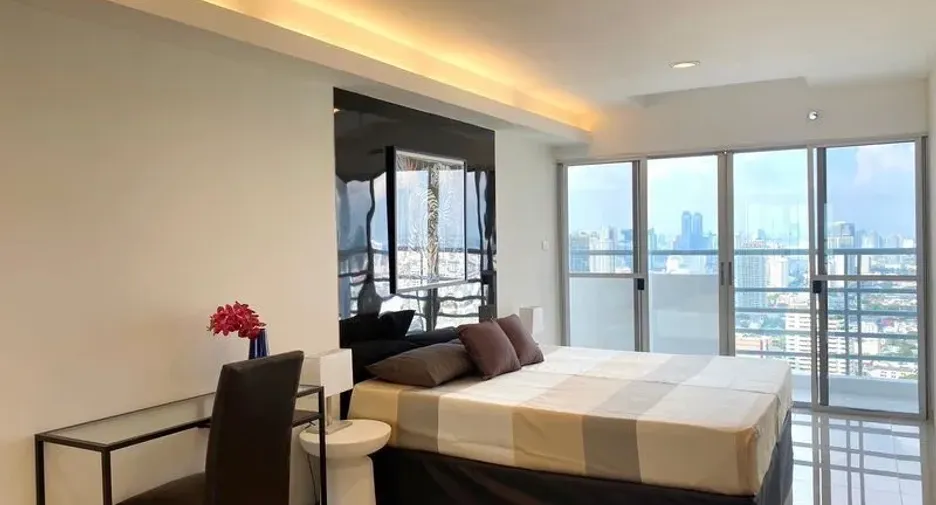 出租 4 卧室 公寓 在 Khlong Toei, 曼谷