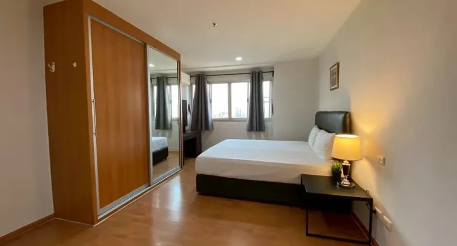 Condo en alquiler de 2 habitaciones en Khlong Toei, Bangkok