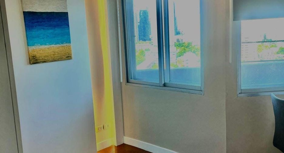 For rent 2 bedrooms condo in Watthana, Bangkok