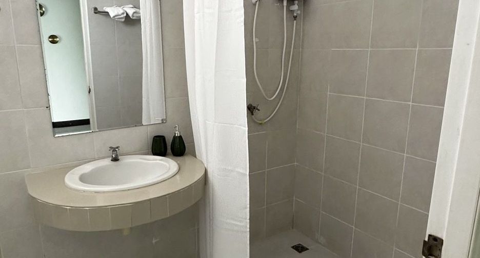 For rent 2 ベッドルーム townhouse in Mueang Phuket, Phuket