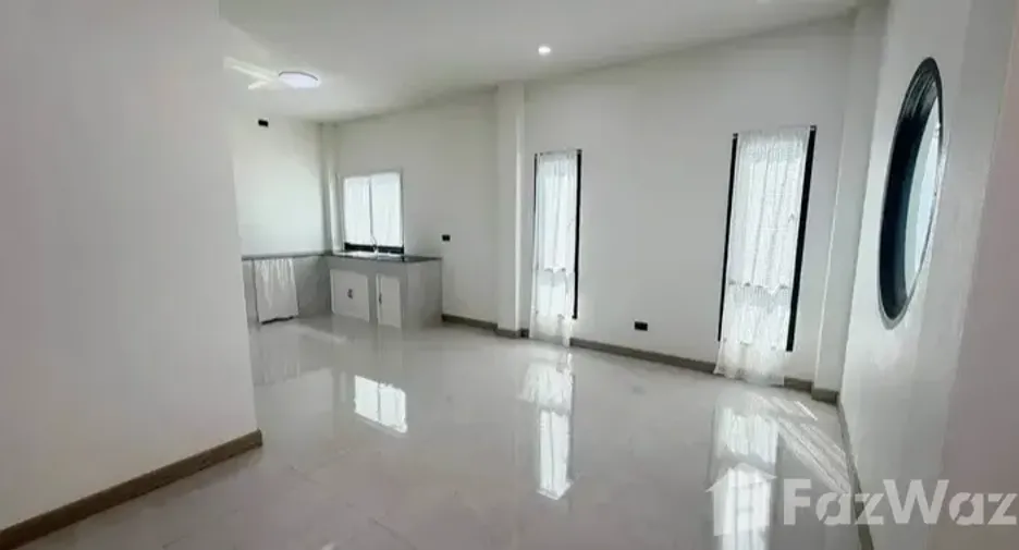 À louer 3 chambres maison à Saraphi, Chiang Mai