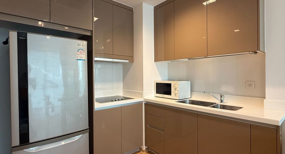 For rent 2 bedrooms condo in Khlong Toei, Bangkok