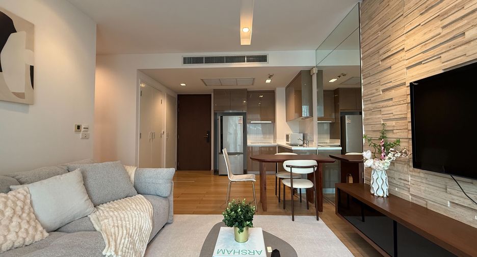 For rent 2 bedrooms condo in Khlong Toei, Bangkok
