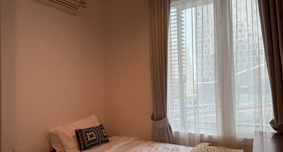 For rent 2 bedrooms condo in Khlong Toei, Bangkok