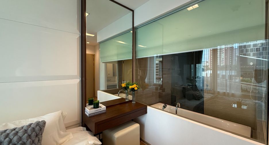 For rent 2 bedrooms condo in Khlong Toei, Bangkok