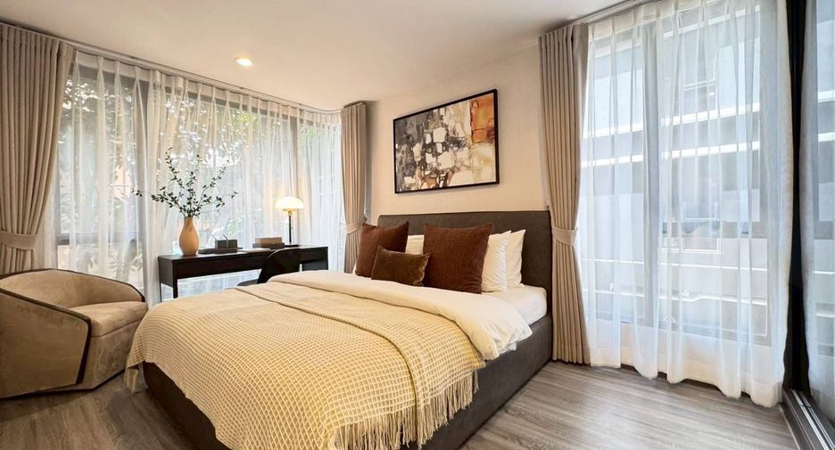 For rent 2 bedrooms condo in Khlong Toei, Bangkok