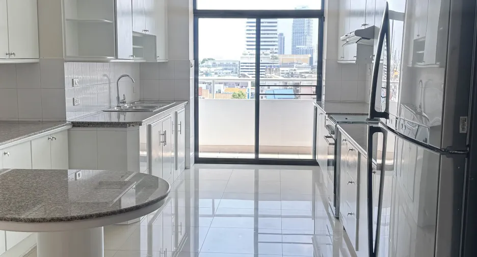 Apartment zur Miete mit 5 Zimmer in Watthana, Bangkok