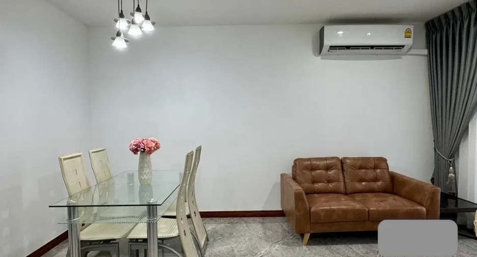 For rent 2 bedrooms condo in Ratchathewi, Bangkok