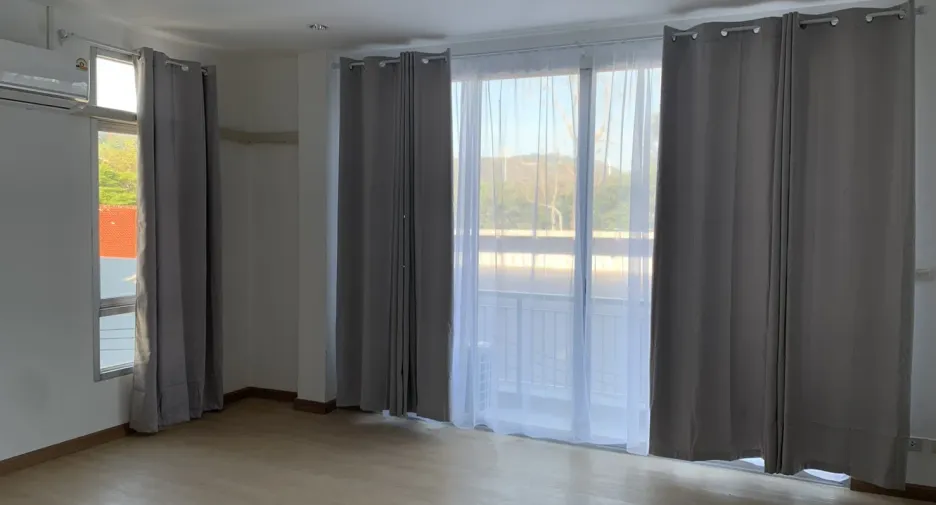 For rent 3 bedrooms townhouse in Mueang Phuket, Phuket