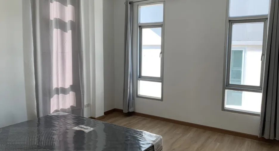 For rent 3 bedrooms townhouse in Mueang Phuket, Phuket