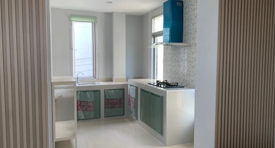 For rent 3 bedrooms townhouse in Mueang Phuket, Phuket