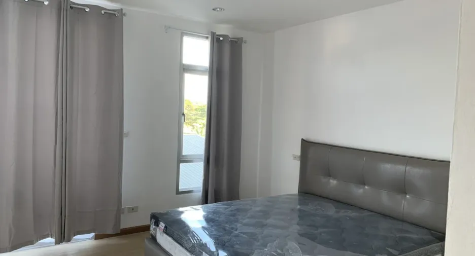 For rent 3 bedrooms townhouse in Mueang Phuket, Phuket