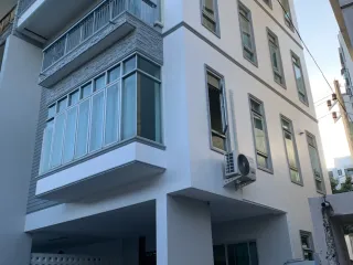 Аренда 3 спальни таунхаус в Пхукет Тощн, Пхукет