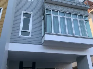 Аренда 3 спальни таунхаус в Пхукет Тощн, Пхукет