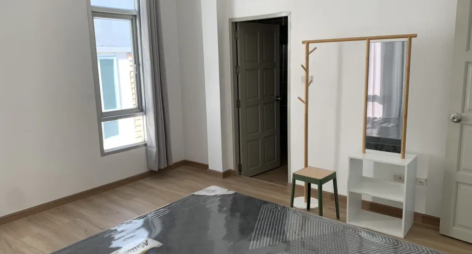 For rent 3 bedrooms townhouse in Mueang Phuket, Phuket
