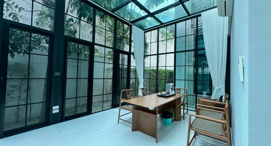 For sale 4 bedrooms house in Suan Luang, Bangkok