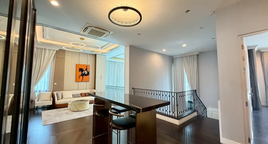 For sale 4 bedrooms house in Suan Luang, Bangkok