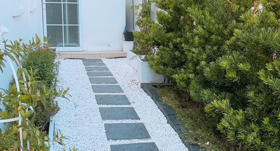 For rent 2 bedrooms townhouse in Bang Phli, Samut Prakan