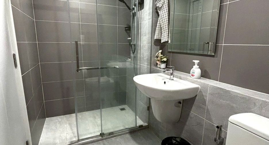 For rent 2 bedrooms townhouse in Bang Phli, Samut Prakan