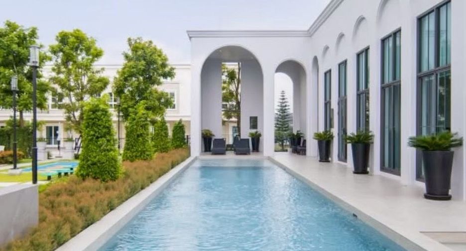 For rent 2 bedrooms townhouse in Bang Phli, Samut Prakan