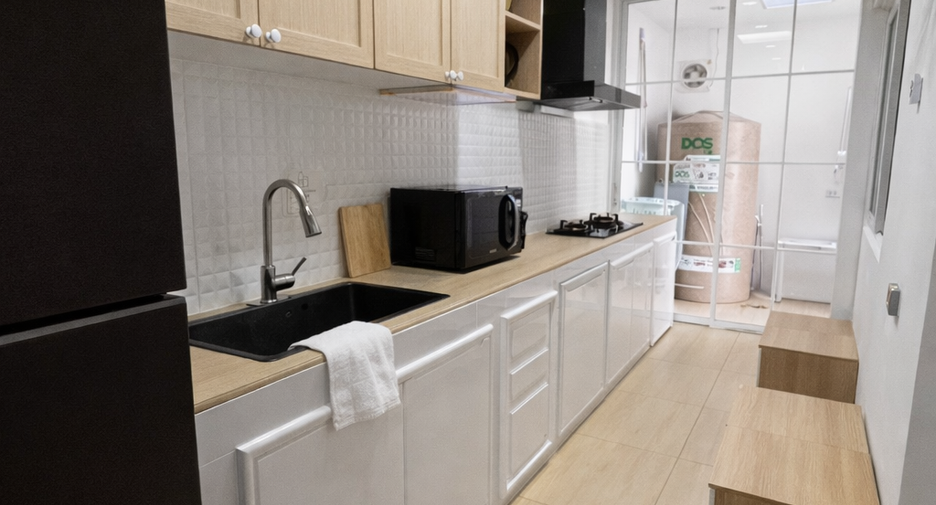 For rent 2 bedrooms townhouse in Bang Phli, Samut Prakan