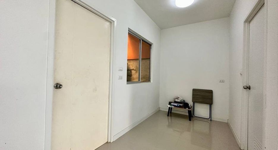 For sale 3 bedrooms townhouse in Bang Khae, Bangkok