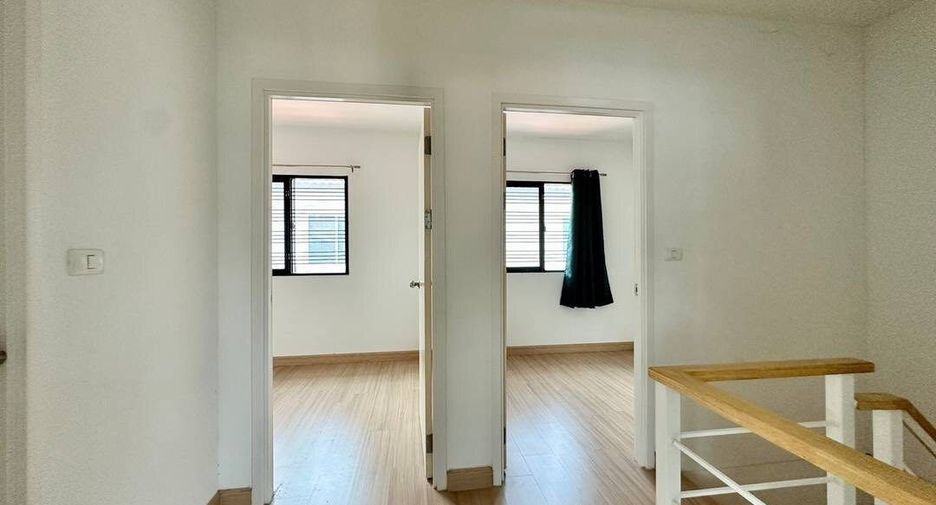 For sale 3 bedrooms townhouse in Bang Khae, Bangkok