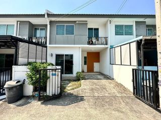 For Rent 3 Bedroom Townhouse In Bang Khae, Bangkok