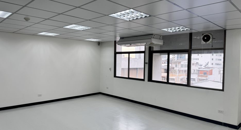 Oficina en alquiler en Bang Rak, Bangkok