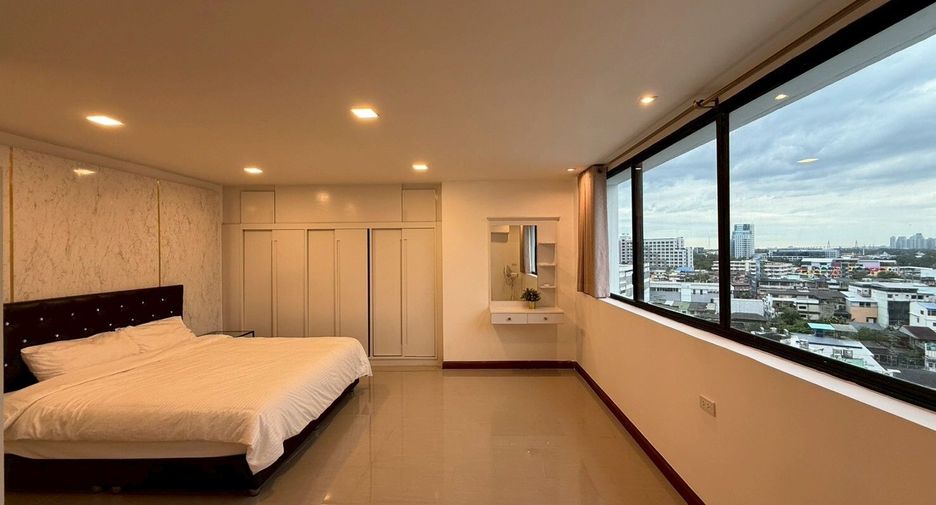 For rent 3 bedrooms condo in Khlong Toei, Bangkok