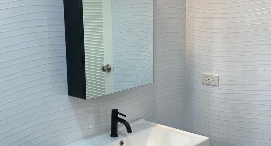 Haus zum Kauf und zur Miete mit 4 Zimmer in Hang Dong, Chiang Mai