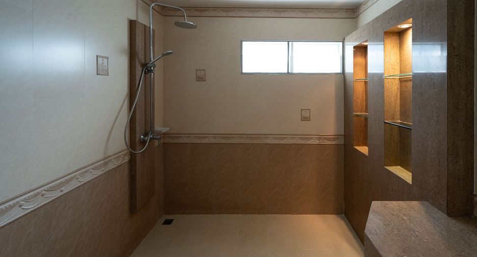 Продажа 4 спальни дом в Северная Паттайя, Паттайя