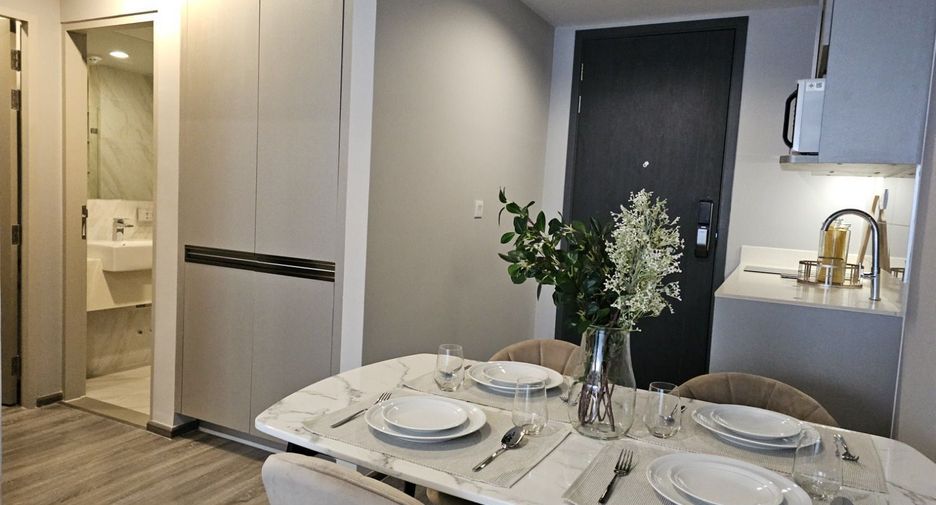 For sale 2 bedrooms condo in Khlong Toei, Bangkok