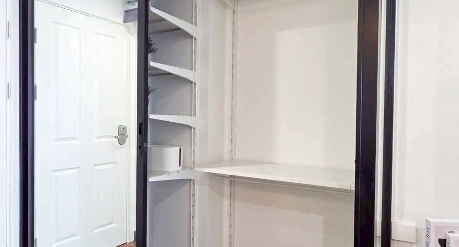 Продажа 1 кровать кондо в Пхра Кханонг, Бангкок